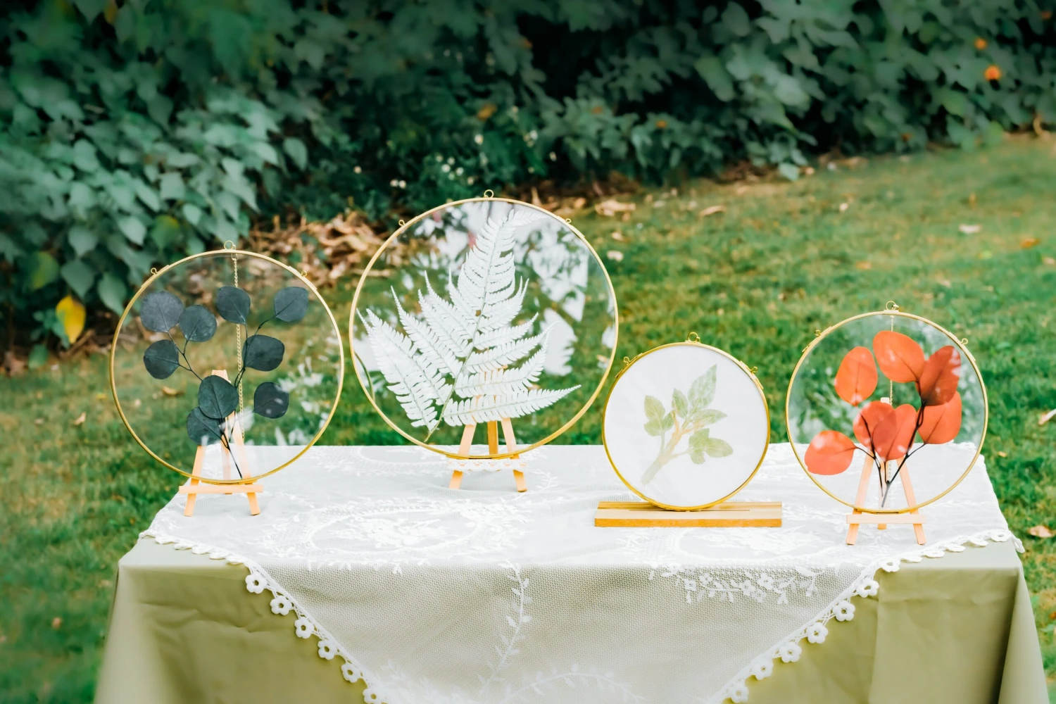 NCYP Wall Hanging Round 8" 10" 12" Herbarium Brass Glass Frame For Pressed Flowers, Poster, Double Glass, Floating Frame 19 NCYP Wall Hanging Round 8" 10" 12" Herbarium Brass Glass Frame For Pressed Flowers, Poster, Double Glass, Floating Frame - Image 17